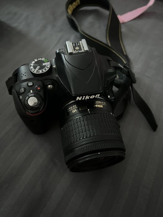 Nikon D3300 + obiectiv Nikon AF-P DX NIKKOR 18-55mm VR