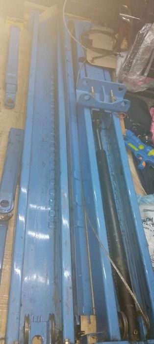 Подемник за автомобили 4 тонен