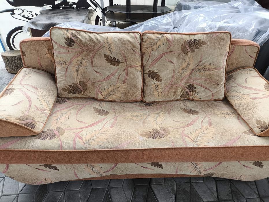 Продам тахту в отличном состоянии