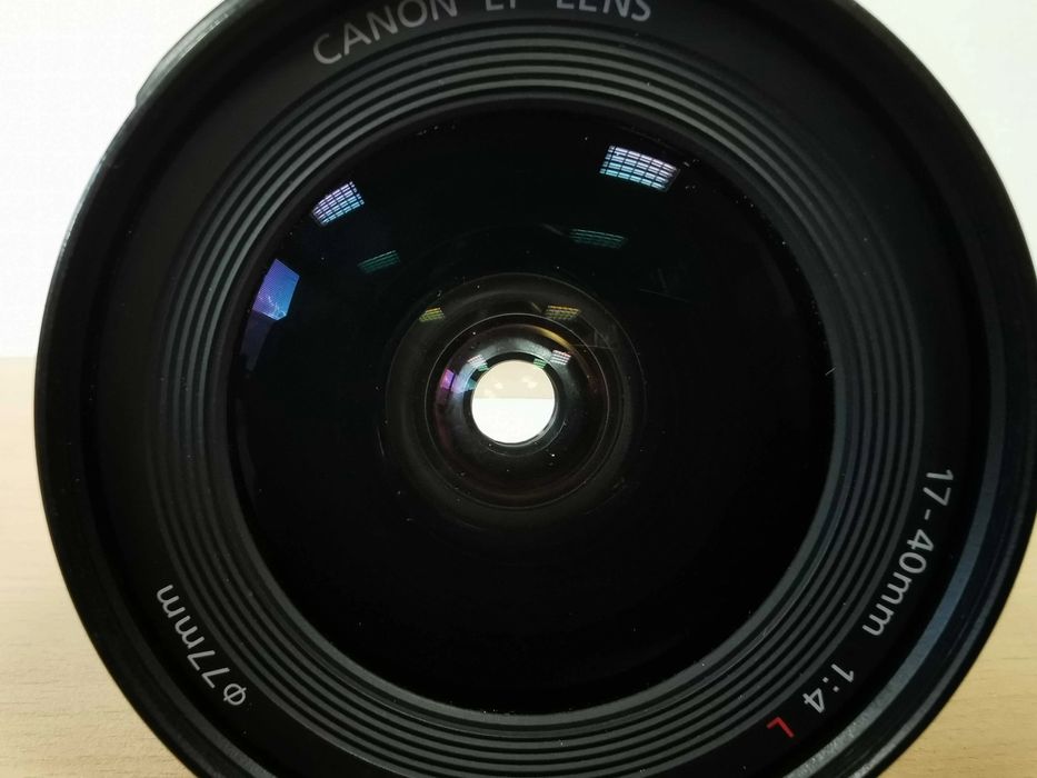 Обектив CANON EF 17- 40mm f/4l USM за Canon EOS фотоапарати. С фактура