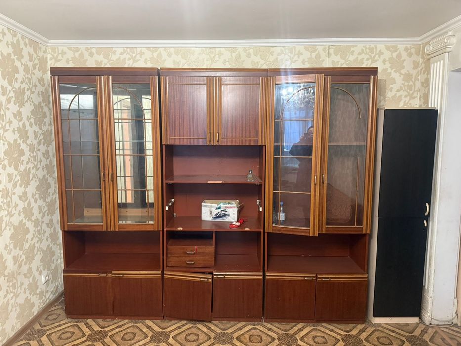 Продам диван и стенку б/у