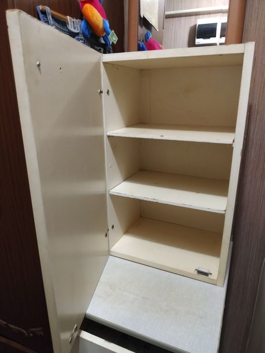 Подвесной куханный шкаф. Б/у