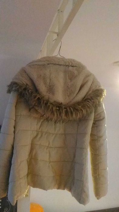 Geaca crem  Stradivarius