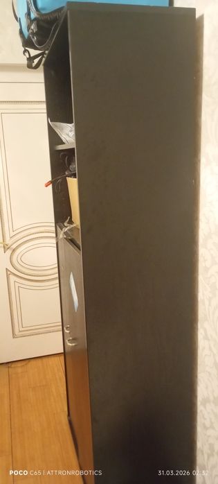 Шкаф офисный черного цвета