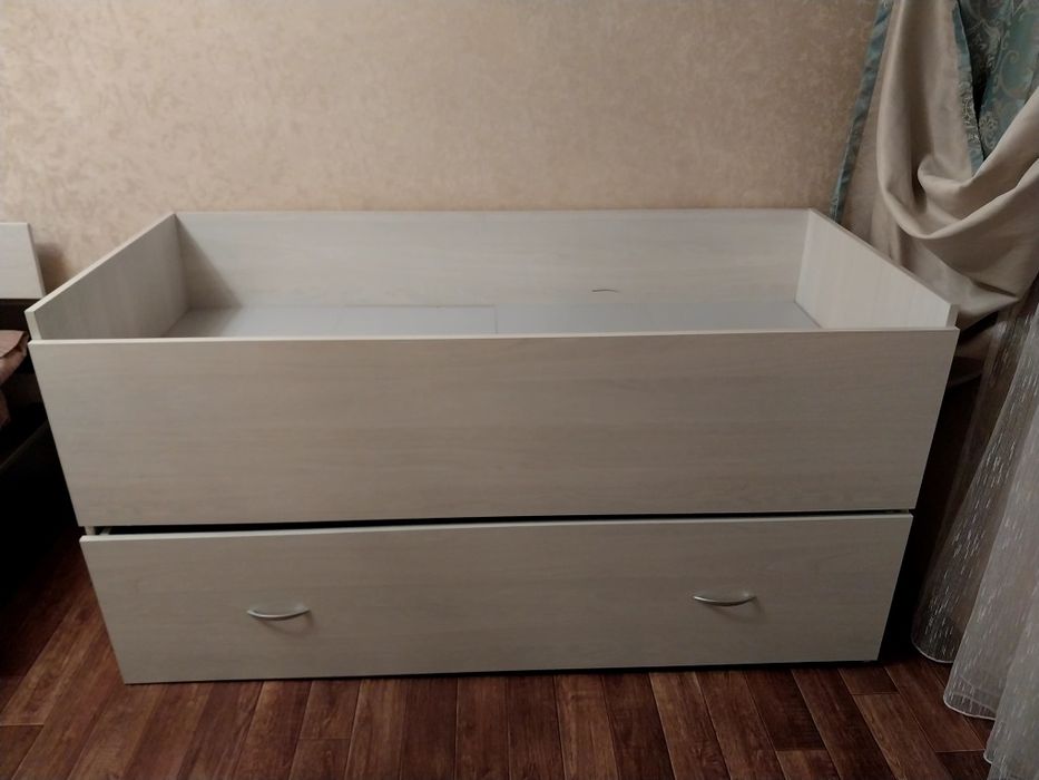 Продам детскую 2 ярусную кровать
