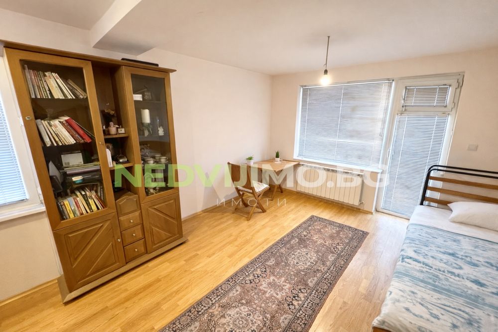 Къща на 4 етажа под наем във Виница