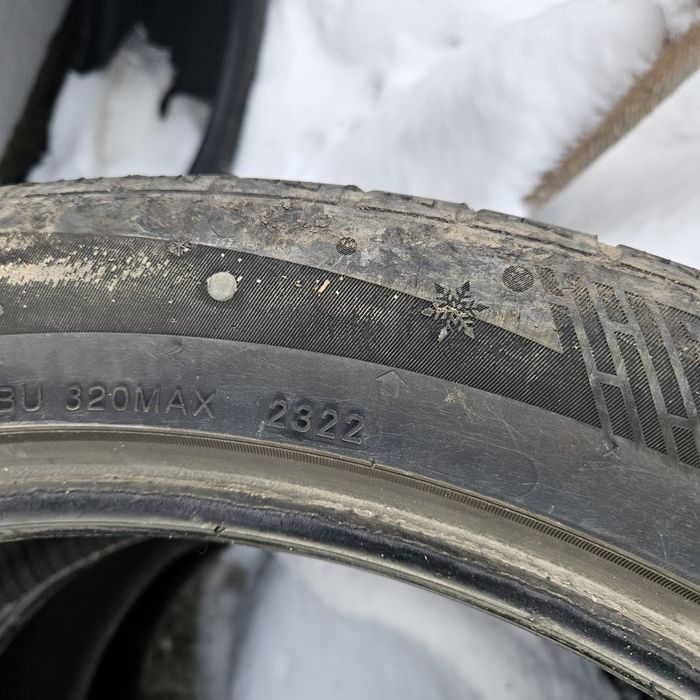 Vând 4 cauciucuri iarna 285/40r21