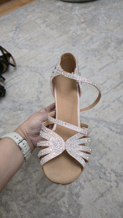 Продам танцевальные туфли