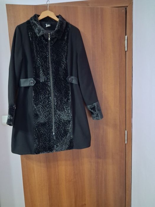 Продавам елегантно дамско палто.