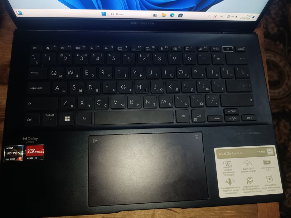 ASUS Zen book 14 OLED