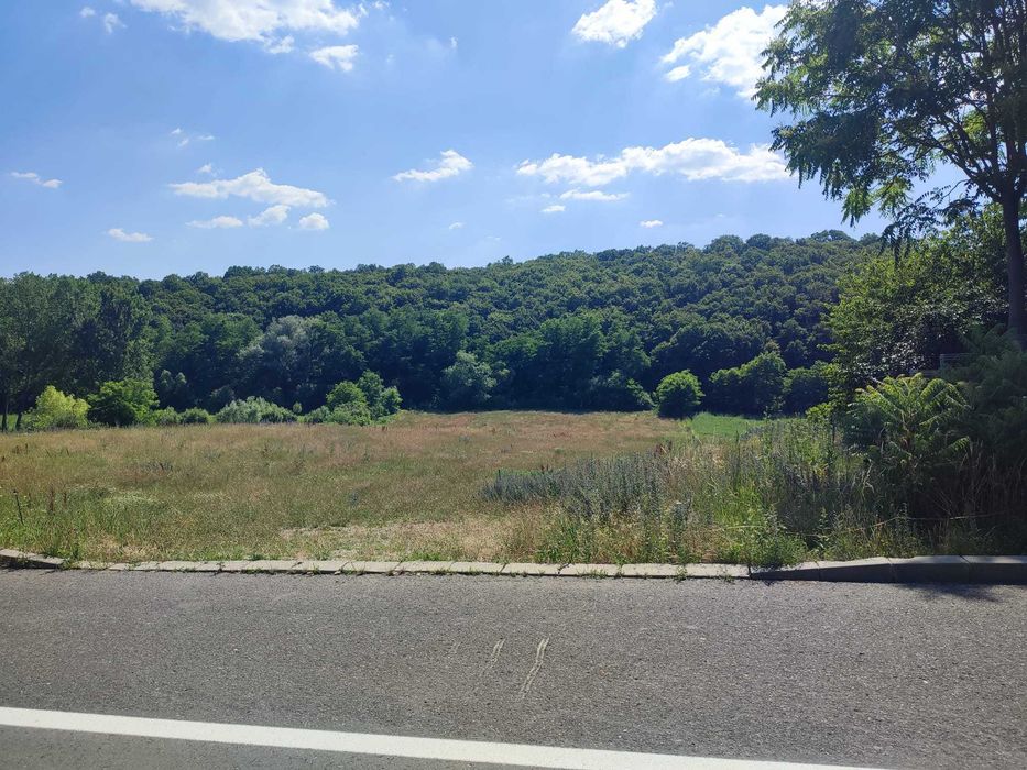 Teren de vânzare – 2.900 mp, zonă liniștită