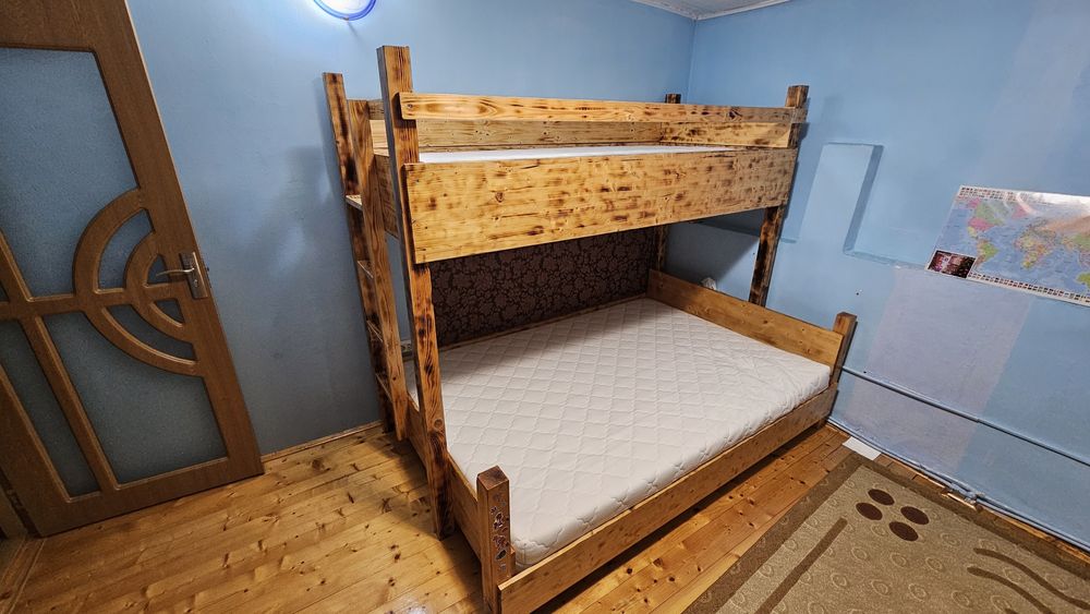 Vând pat etajat 140 x 200 cm