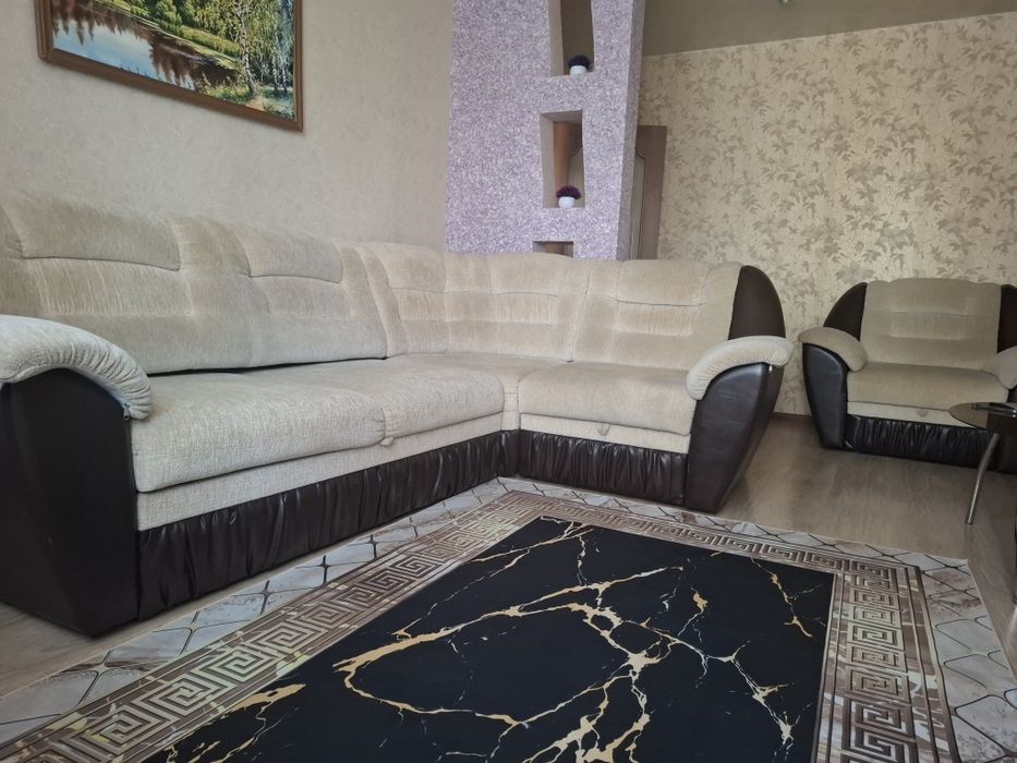 Продам угловой диван с креслом