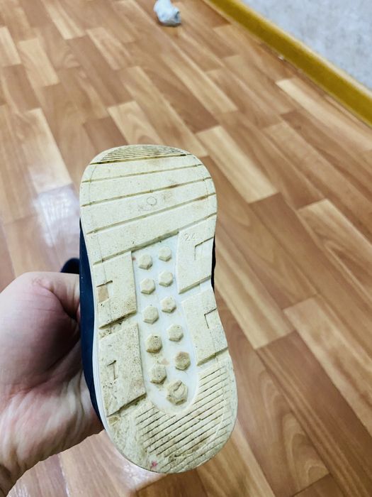 Кроссовки на девочку Дешево