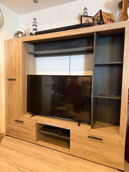 Comoda televizor