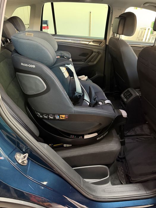 Scaun copil auto Pearl 360 + Baza FamilyFix 360 Maxi Cosi