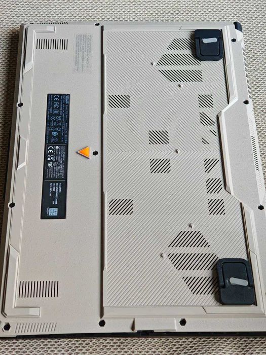 Алтернатива за Steam Machine - Full AMD лаптоп ASUS TUF Gaming A16 Advantage Edition / Ryzen 7 / RX 7600S 8GB / 16GB DDR5 / 512Gb / 144Hz като нов