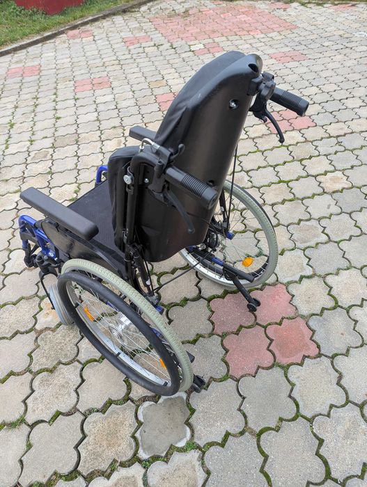Carucior pliabil pentru persoane cu handicap