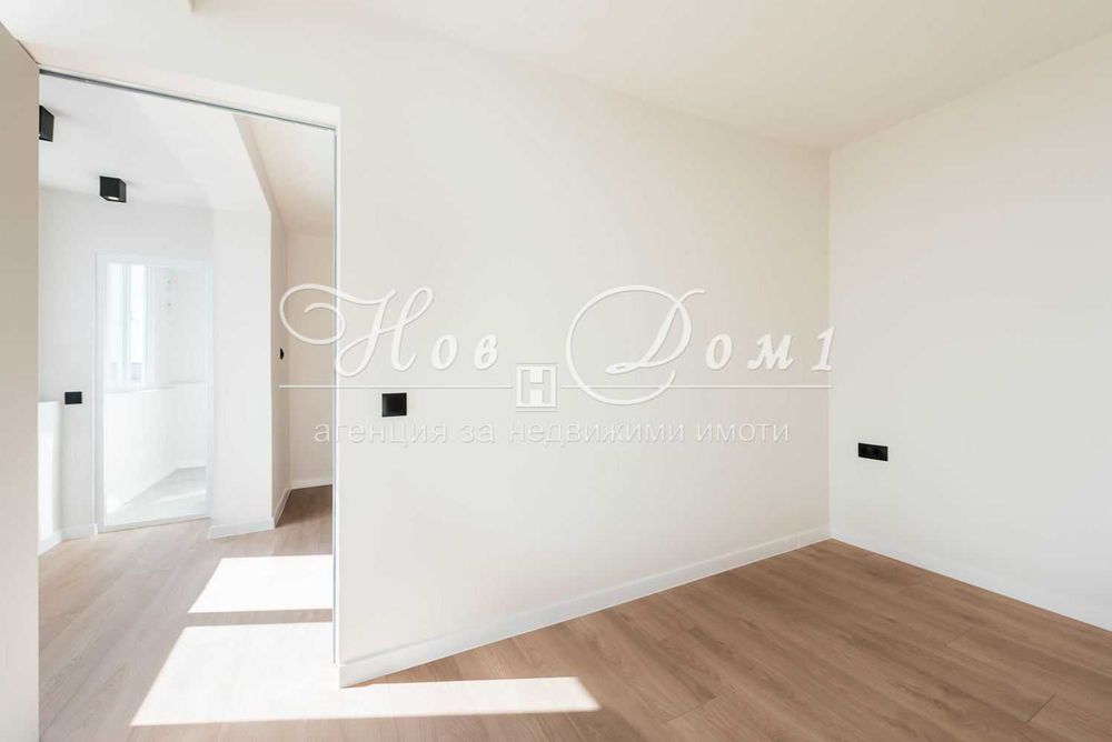 Продава се Тристаен апартамент в Варна, Левски - 70 кв.м за 1567 €/кв.м - Снимка #16