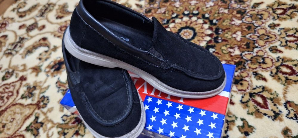 Продаются  десткие макасины