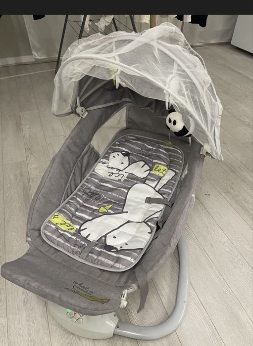 Шезлонг люлька универсальная поет качает укладывает