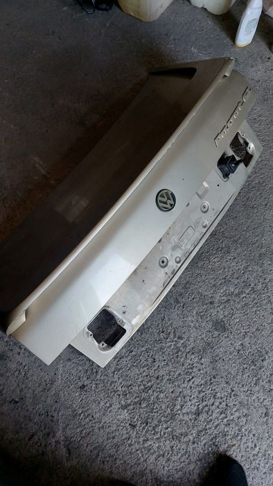 Запчасти на Volkswagen Passat B3
