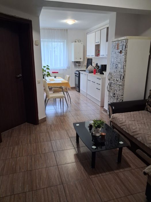 Vând apartament FLORESTI 46 mp  ,Str Stejarului