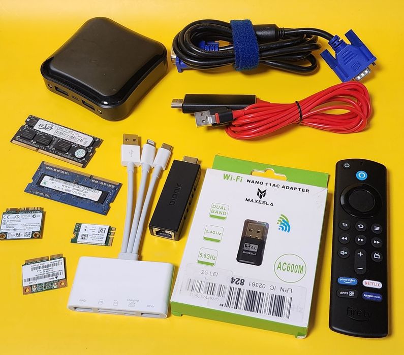 lot electronice și accesorii (cooler ps4, cabluri, parasolare etc)