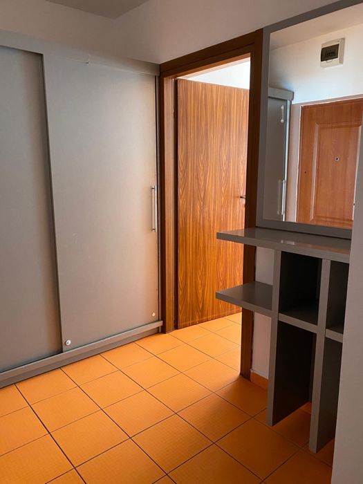 Vand apartament cu 2 camere