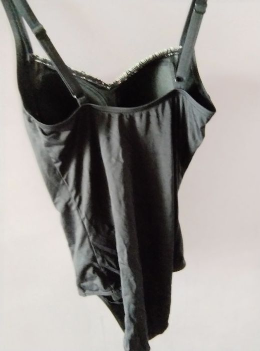 Оформящ,цял бански костюм