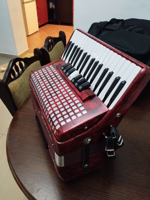 Acordeon Startone 72 Bași 7 Registre+2 La Bași Import Germania