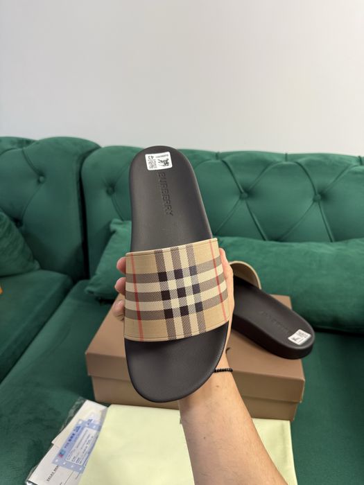 Papuci Slapi Burberry Full Box colectie noua 2025