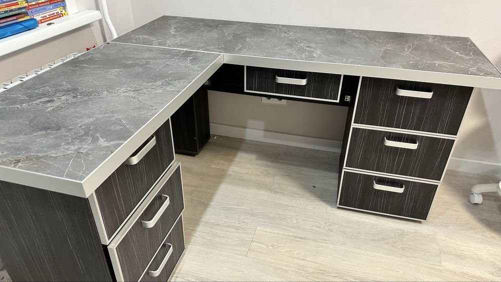 Стол компьютерный письменный угловой