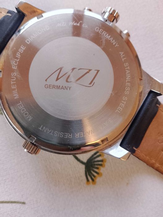 Продавам мъжки часовник MZI Germany