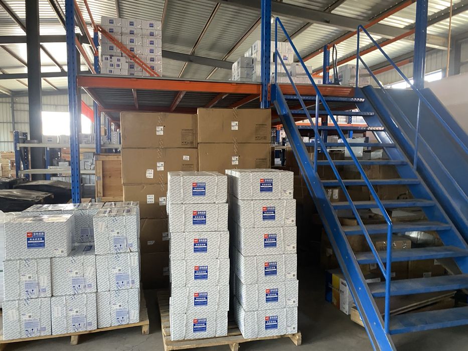 Запчасти погрузчик экскаватор каток грейдер