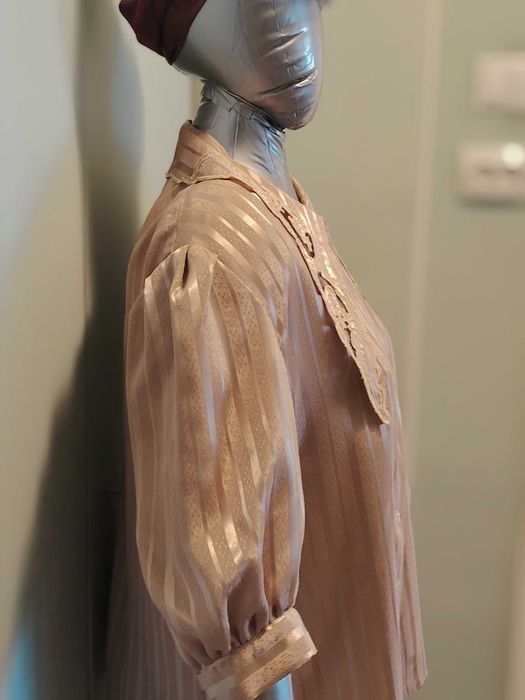 Bluza unicat de matase cu guler brodat  40-42