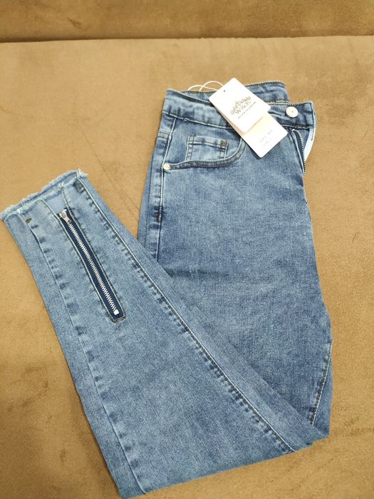 Джинсы скини новые