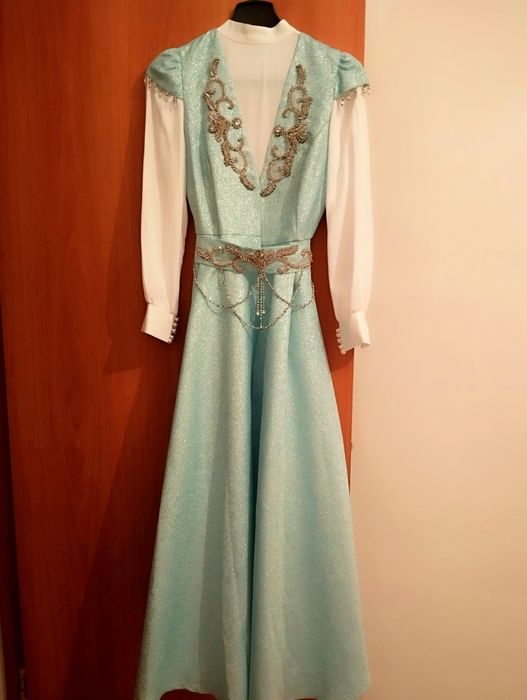 Платье и камзол на кыз узату, свадьбу