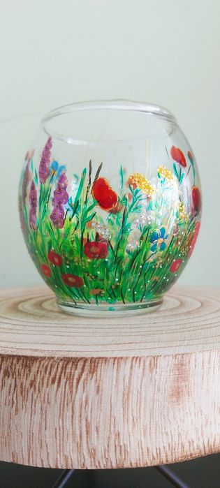 Ръчно рисувана ваза или свещник