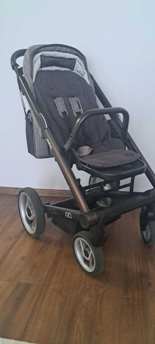Бебешка количка със зимен и летен кош.