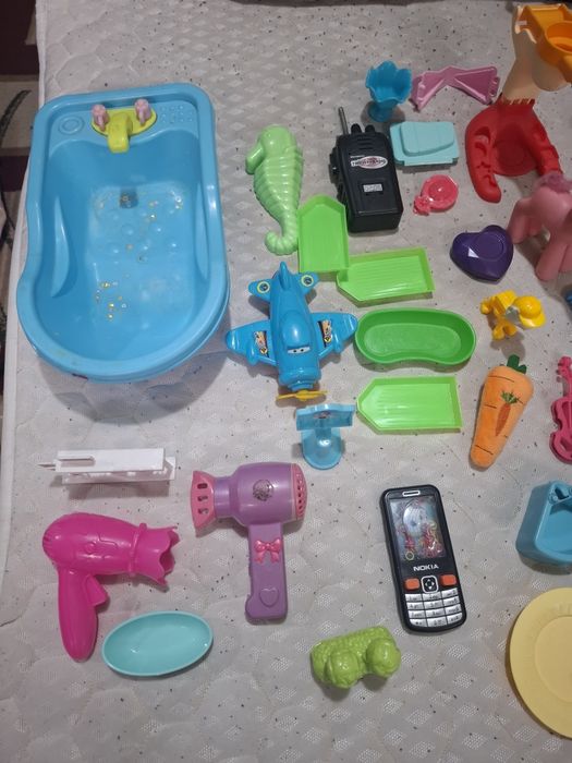 Игрушки разные.   .