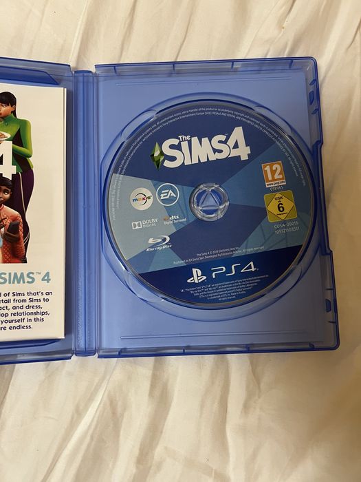 Sims 4 за ps 4.