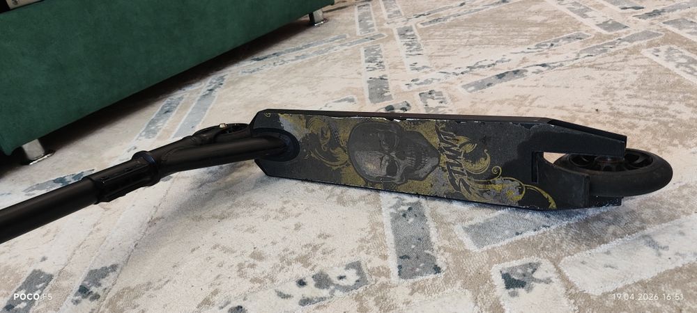 Продам детский  самокат трюковый новый