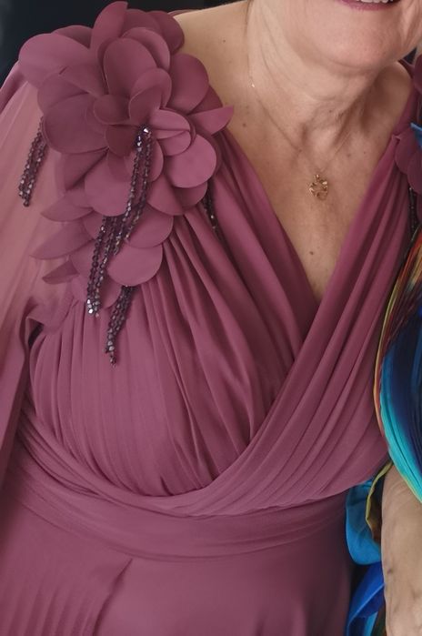 Vând rochie de ocazie.