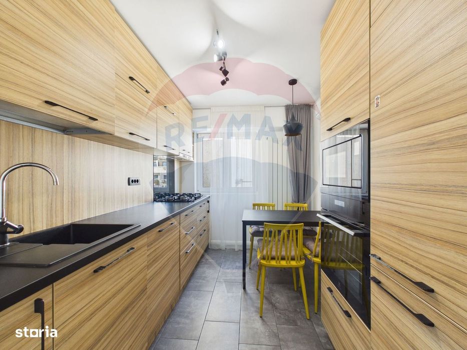 Apartament cu 3 camere de vanzare, Zona Unirii