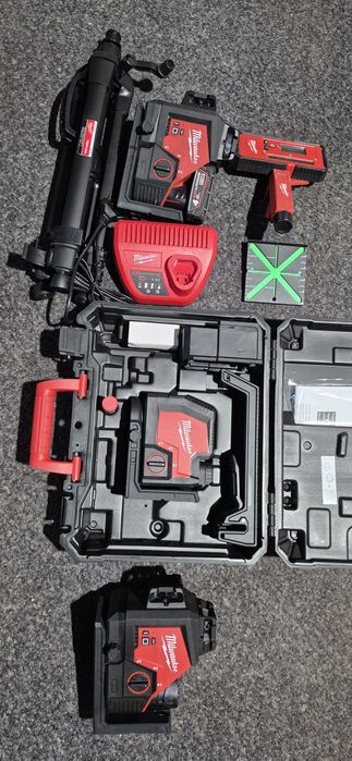 Milwaukee nivela cu linii