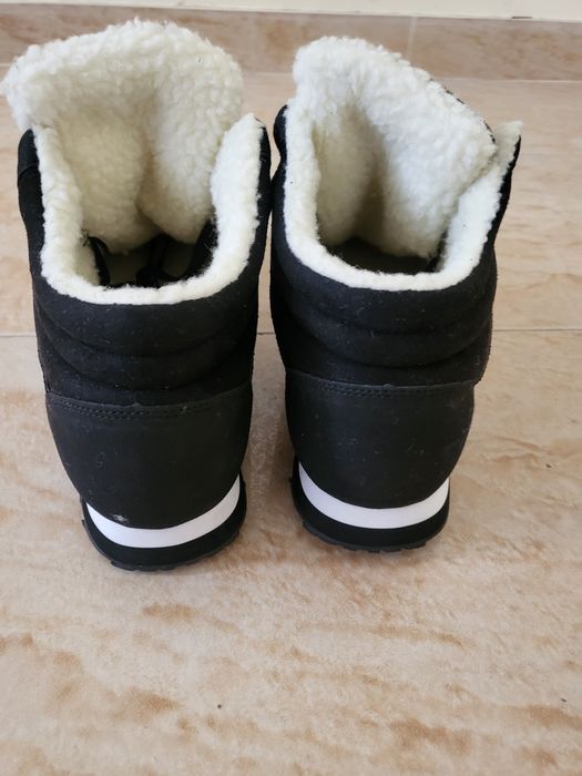 Дамски олекотени ботуши