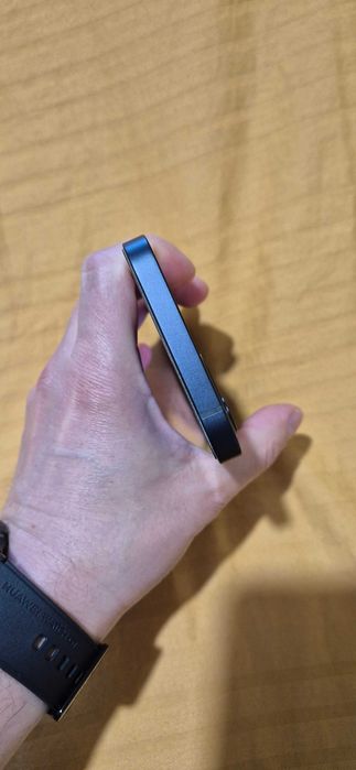 iPhone 12 64GB черен - 93% батерия, неразличим от нов