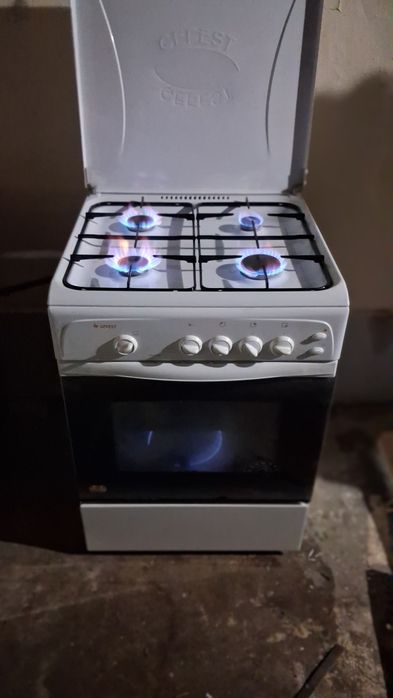 Срочно продаётся газ плита ,ГЕФЕСТ