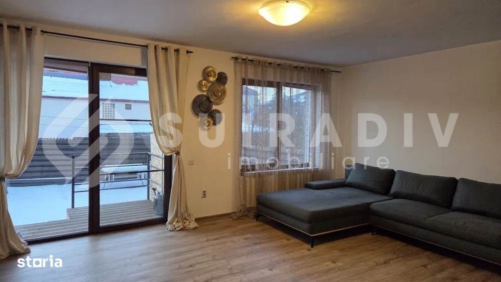 Casa cu 5 camere, 3 bai, pod, curte in Floresti